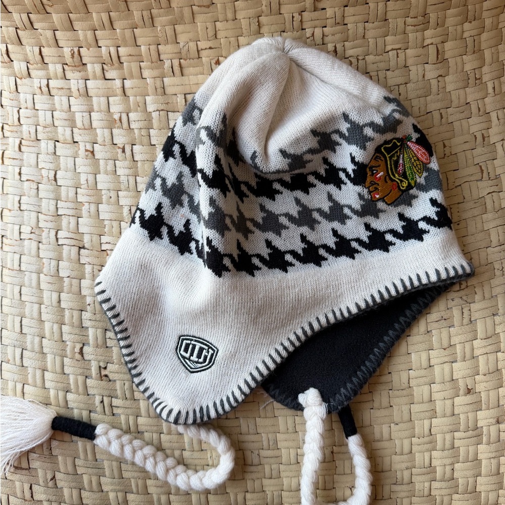 Ladies Chicago Black Hawks Black and White Pattern  Hat